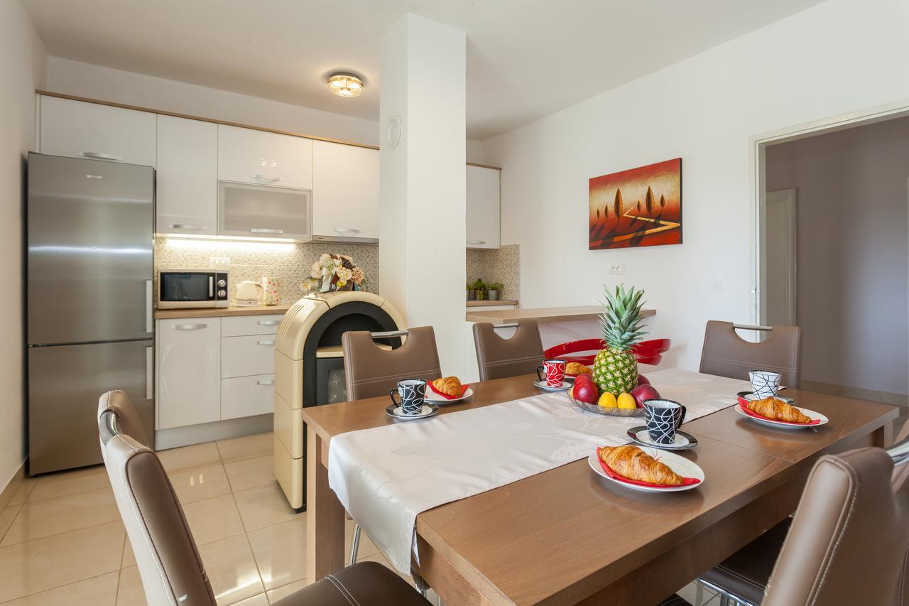 Apartment Klara 비오그라드나모루 외부 사진