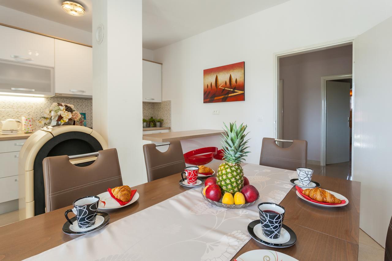 Apartment Klara 비오그라드나모루 외부 사진